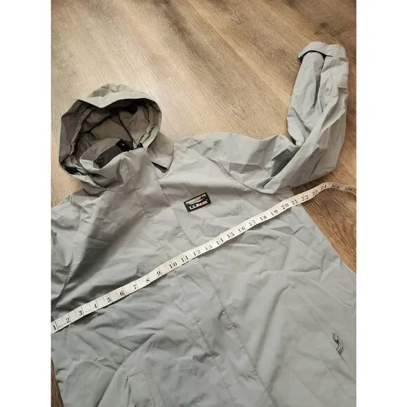 L.L. Bean womens rain/wind coat Nylon shell sz med full zip hooded pockets red - Picture 4 of 9